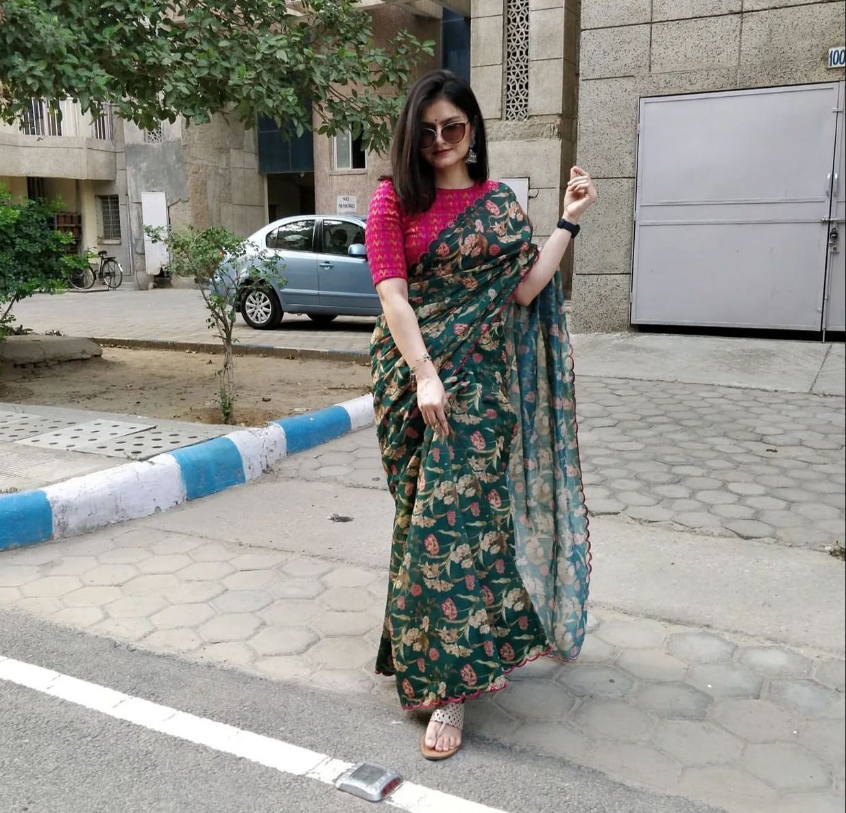 Organza Silk Beautidul Digital Printed Saree With Unstiched Banglori Silk Blouse