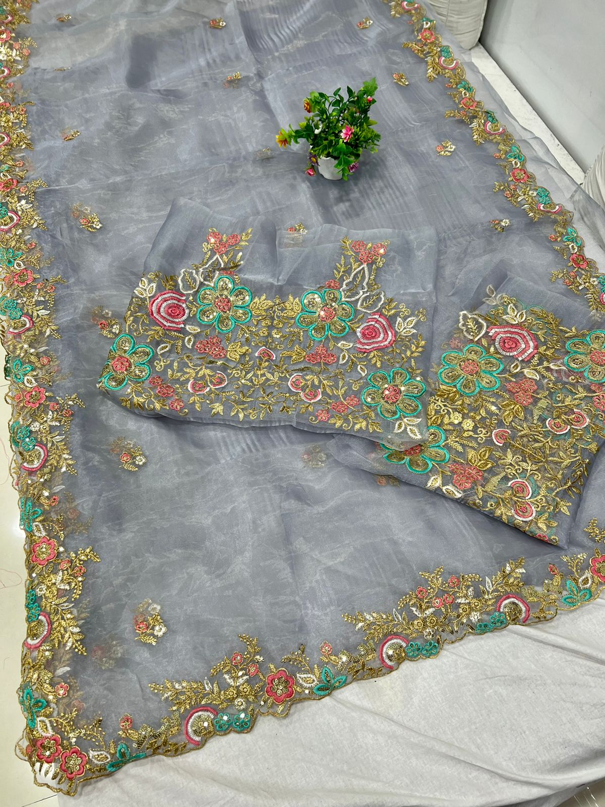 Soft Organza Silk Beautiful Embroidary Border Worked Saree With Embroidary Worked Blouse