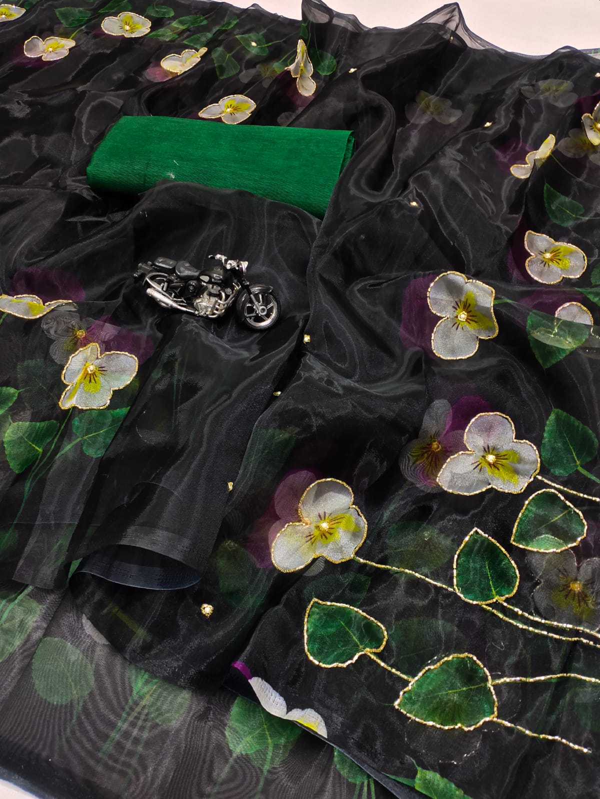 Hand Work Organza Silk Printed Saree With Plain Blouse