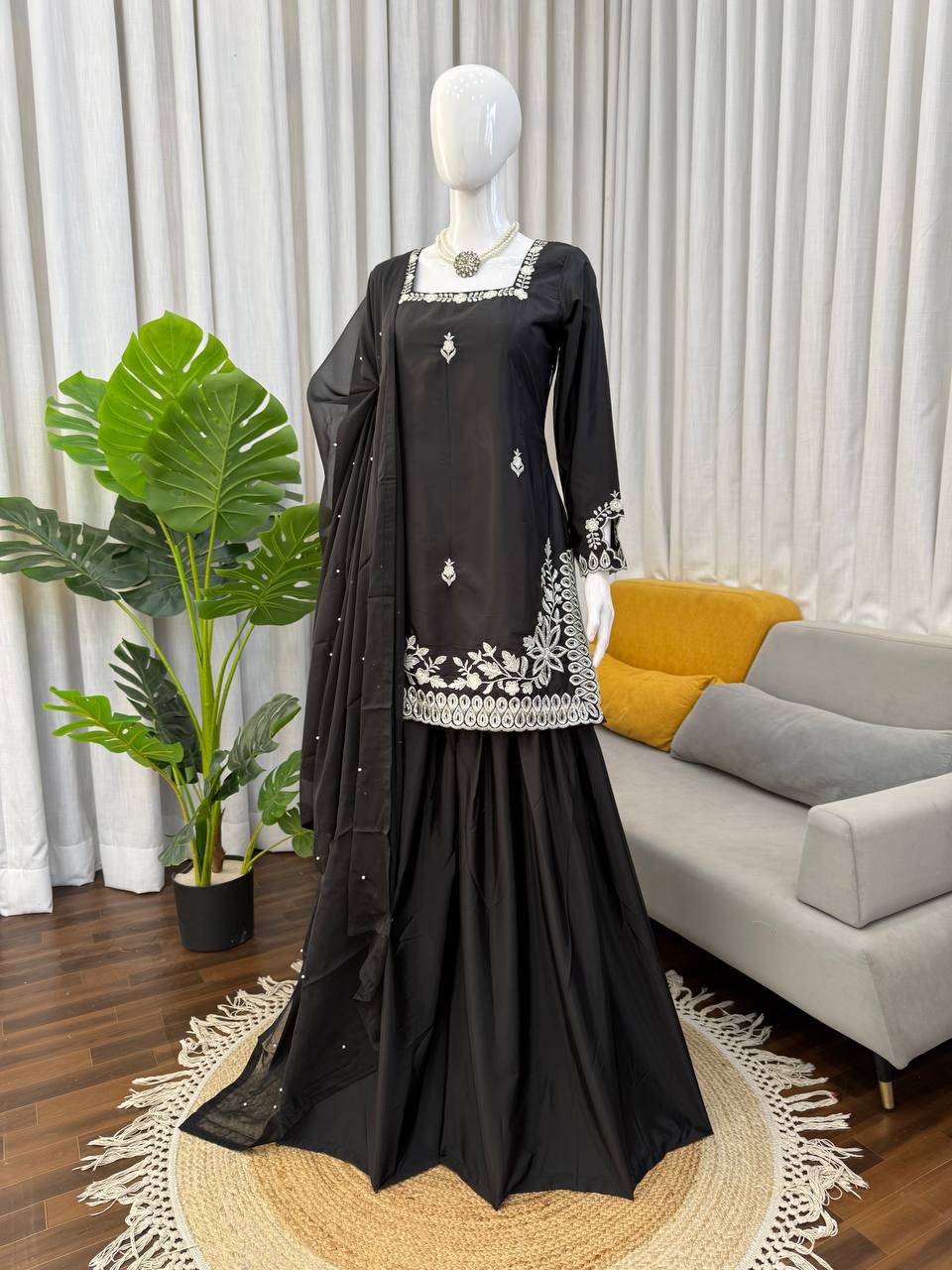 Luxury Heavy Crepe Embroidered Kurti Plazzo Set with Tibby Silk Dupatta