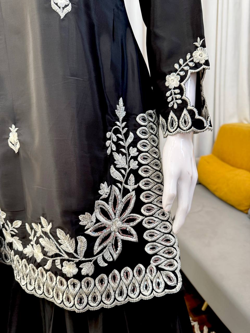 Luxury Heavy Crepe Embroidered Kurti Plazzo Set with Tibby Silk Dupatta