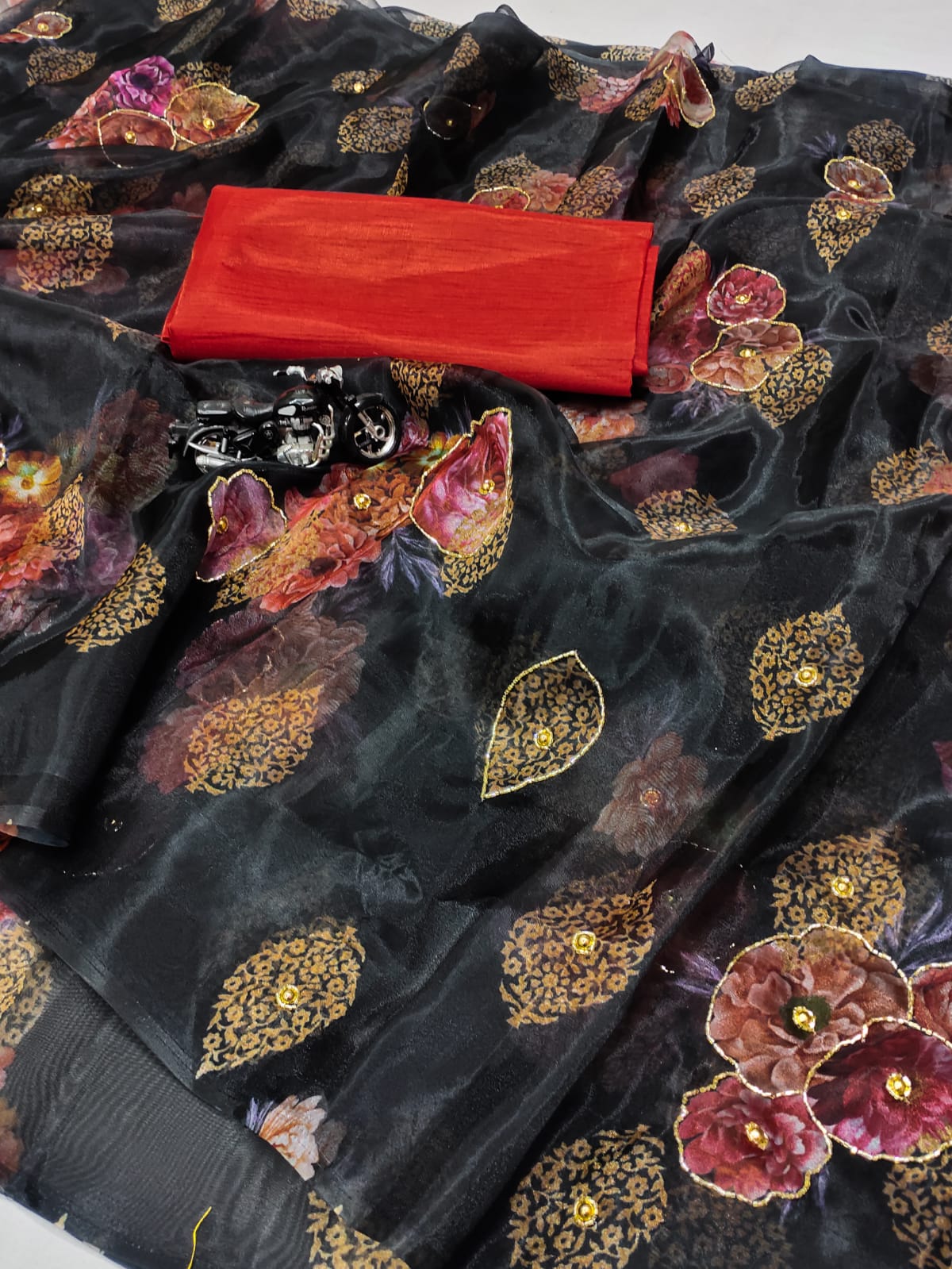 Hand Work Organza Silk Printed Saree With Plain Blouse